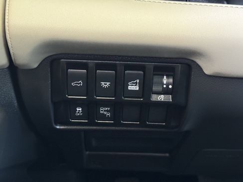 Used 2022 Subaru Ascent Limited w/ Technology Package image 32