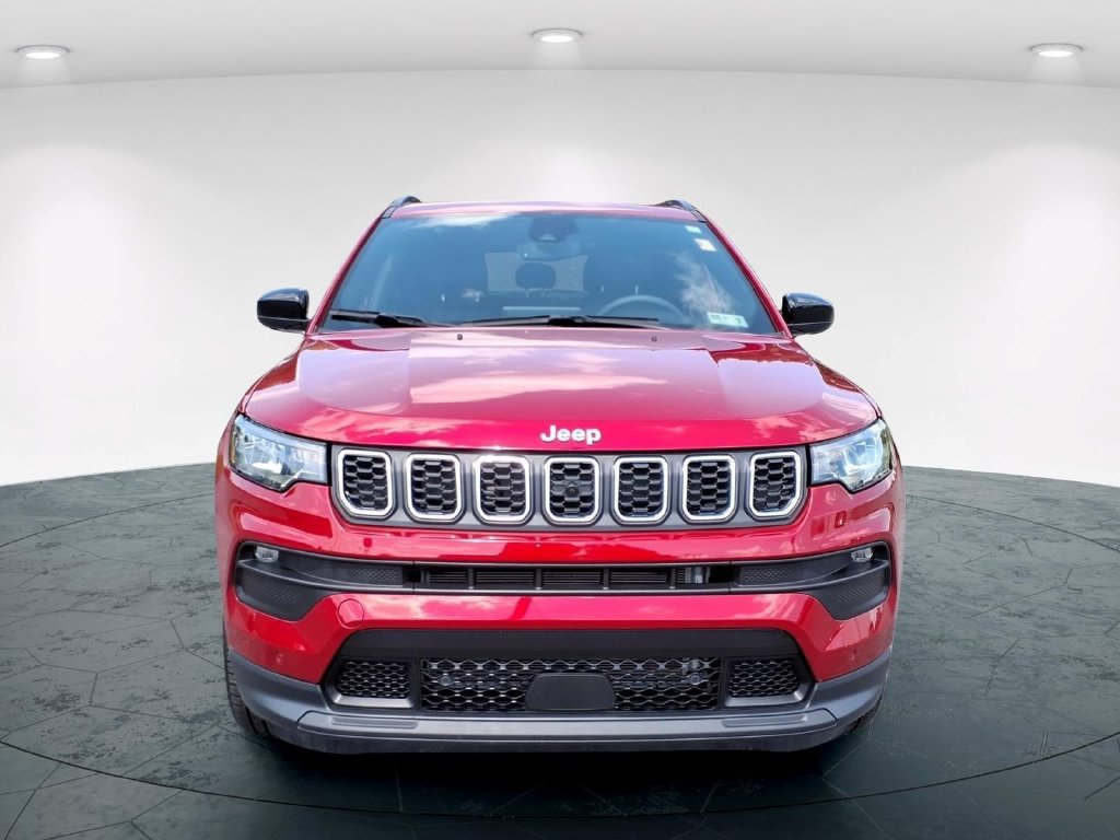 Used 2024 Jeep Compass Latitude AWD/4WD image 3