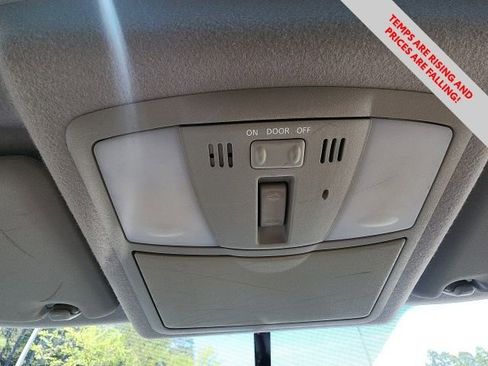 Used 2013 Nissan Rogue SV w/ Premium Pkg image 24