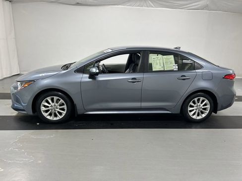 Used 2021 Toyota Corolla LE w/ LE Convenience Package image 6