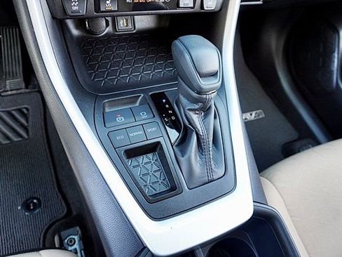 Used 2025 Toyota RAV4 XLE w/ Convenience Package FWD image 30