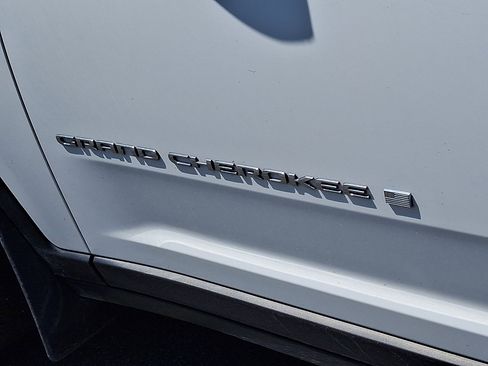 Used 2022 Jeep Grand Cherokee Limited AWD/4WD image 30