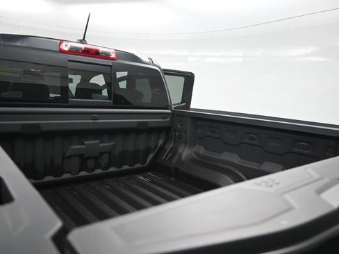 Used 2023 Chevrolet Colorado Z71 w/ Z71 Convenience Package 2 image 25