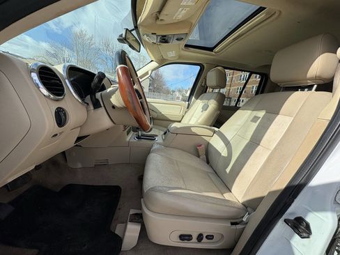 Used 2006 Ford Explorer Eddie Bauer image 15