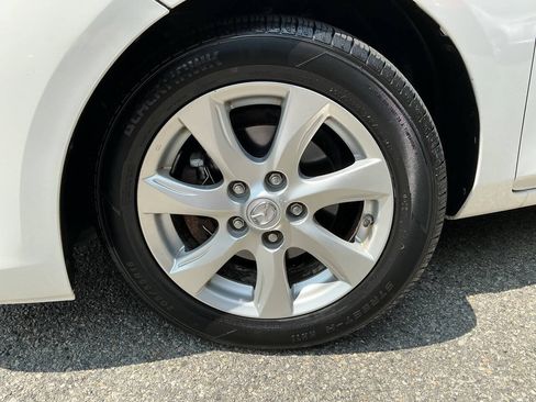 Used 2010 MAZDA MAZDA3 i Touring FWD image 9