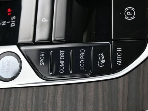 Used 2023 BMW X7 xDrive40i w/ Premium Package AWD/4WD image 29