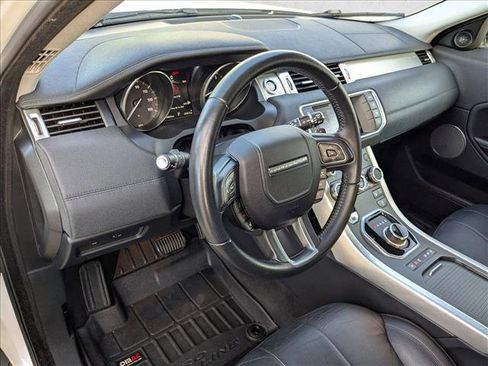 Used 2017 Land Rover Range Rover Evoque SE image 10