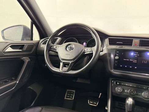 Used 2020 Volkswagen Tiguan SE R-Line FWD image 27