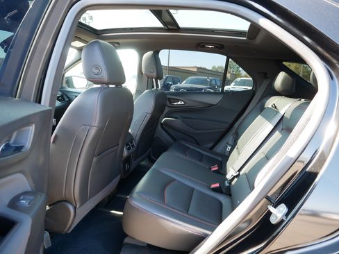 Used 2022 Chevrolet Equinox RS w/ RS Leather Package image 36