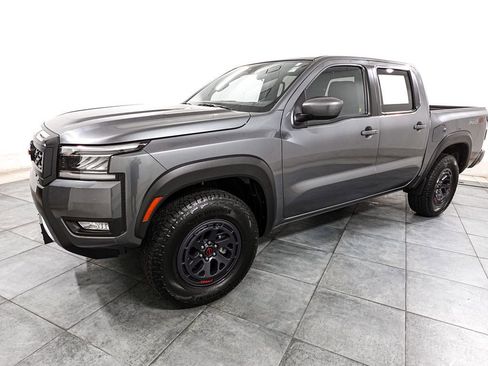 Used 2025 Nissan Frontier PRO-4X image 3