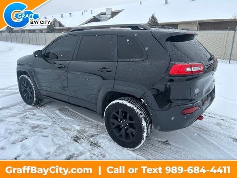 Used 2016 Jeep Cherokee Trailhawk w/ Leather Interior Group image 3