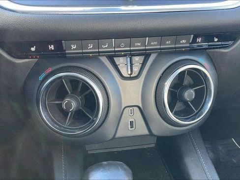 Used 2019 Chevrolet Blazer LT w/ Sun and Wheels Package image 37