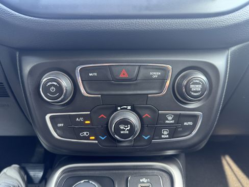 Certified 2021 Jeep Compass Latitude w/ Convenience Group image 21