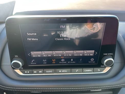 Used 2023 Nissan Rogue S image 16