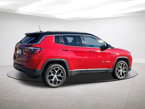 Used 2024 Jeep Compass Limited AWD/4WD image 7
