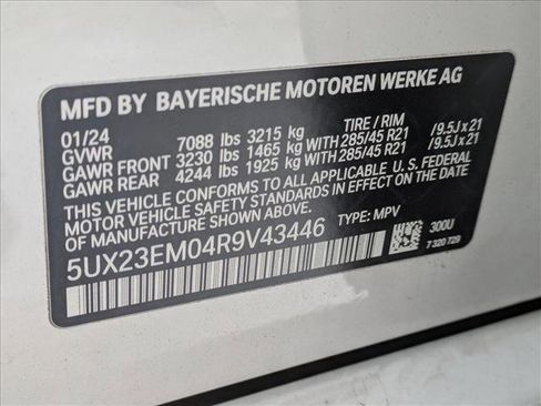 Used 2024 BMW X7 xDrive40i w/ M Sport Package image 16