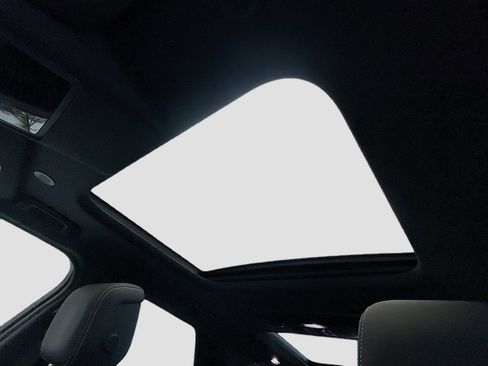 Used 2023 Land Rover Discovery S R-Dynamic image 14