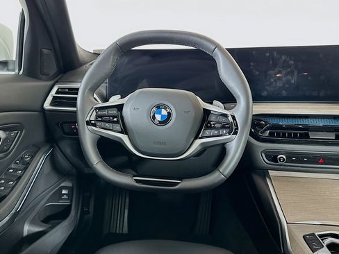 Used 2025 BMW 330i Sedan image 18