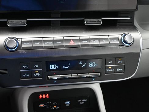 Used 2025 Hyundai Kona SEL image 19