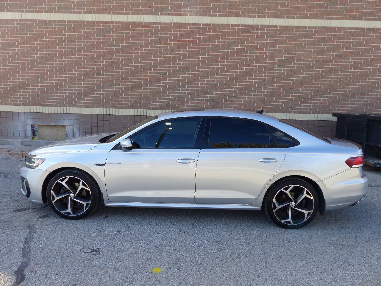 Used 2020 Volkswagen Passat 2.0T R-Line FWD image 5