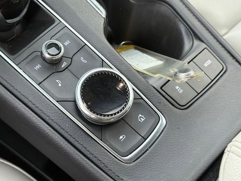 Used 2021 Cadillac XT4 Luxury w/ Cold Weather Package image 23