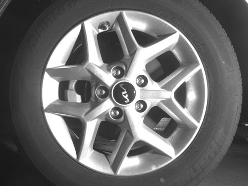 Used 2025 Kia Soul LX w/ LX Technology Package FWD image 12