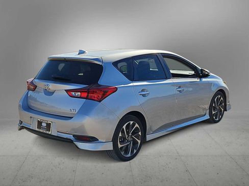 Used 2018 Toyota Corolla iM image 8