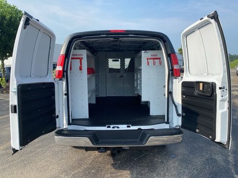 New 2025 Chevrolet Express 3500 w/ Driver Convenience Package image 19