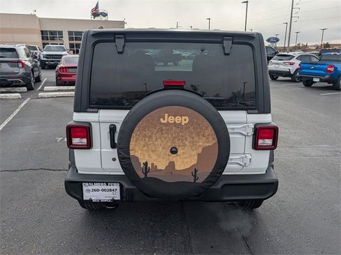 Used 2022 Jeep Wrangler Sport image 5