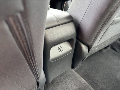 Used 2025 Nissan Sentra SV FWD image 21