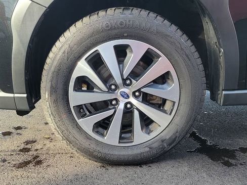 Used 2024 Subaru Outback Premium image 31