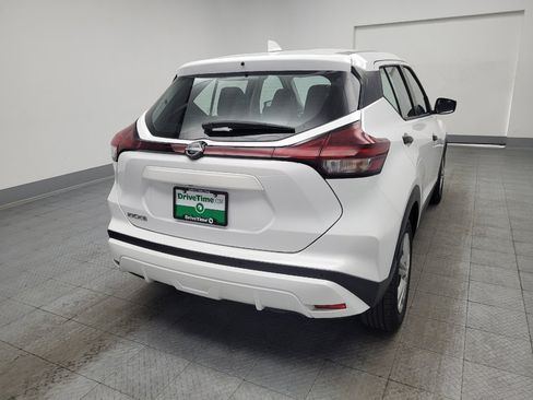 Used 2023 Nissan Kicks S FWD image 7