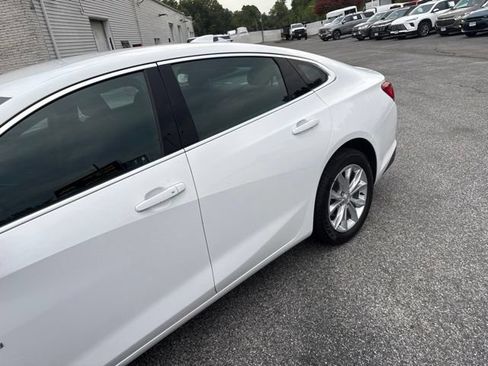 Used 2024 Chevrolet Malibu LT FWD image 3