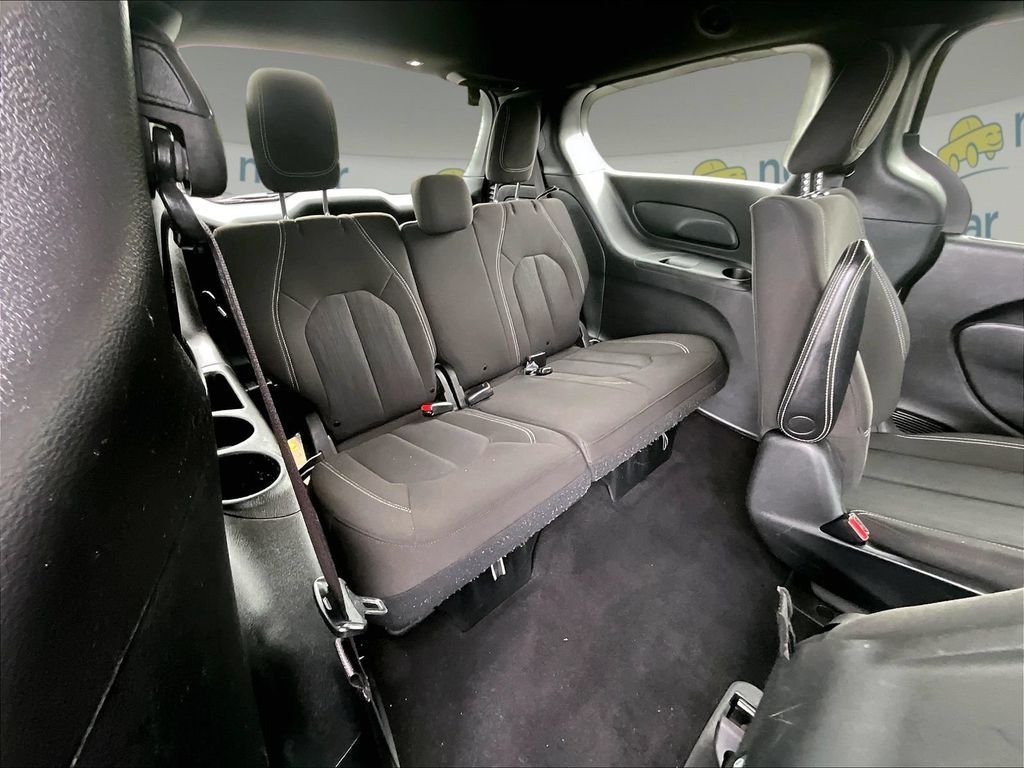 Used 2021 Chrysler Pacifica Touring w/ S Appearance Package FWD image 16
