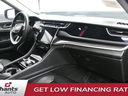 Used 2023 Jeep Grand Cherokee 4WD 4xe image 15