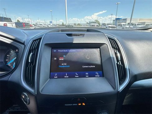 Used 2020 Ford Edge SE image 13