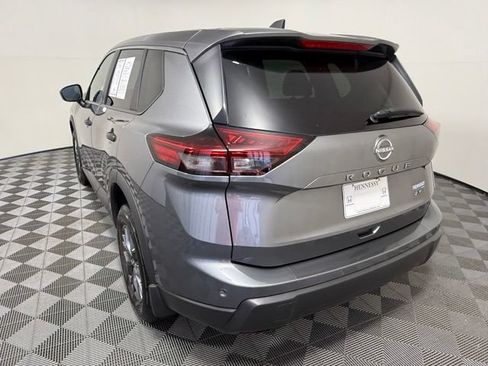 Used 2025 Nissan Rogue S AWD/4WD image 4