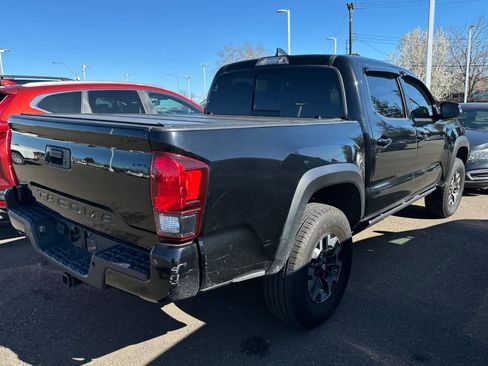 Used 2018 Toyota Tacoma TRD Off-Road image 2