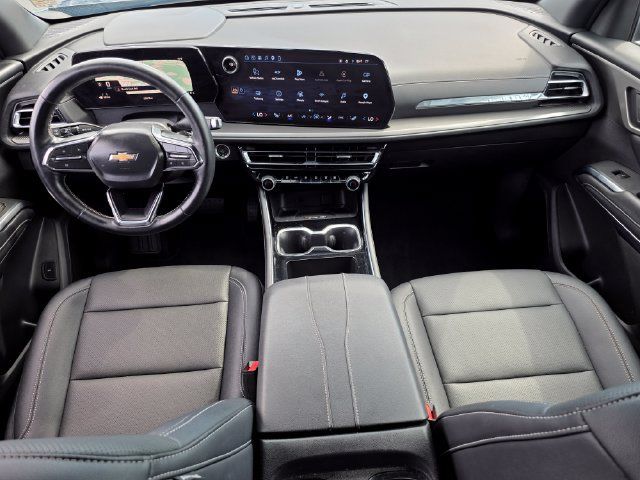 Used 2026 Chevrolet Traverse LT FWD image 37