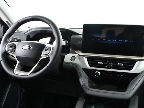 New 2026 Ford Explorer Active AWD/4WD image 8