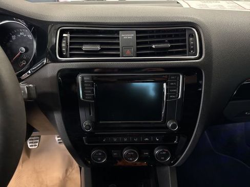 Used 2016 Volkswagen Jetta GLI SE image 14