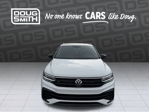 Used 2022 Volkswagen Tiguan SE R-Line image 8