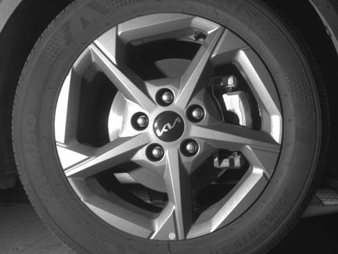 Used 2025 Kia K4 LXS image 13