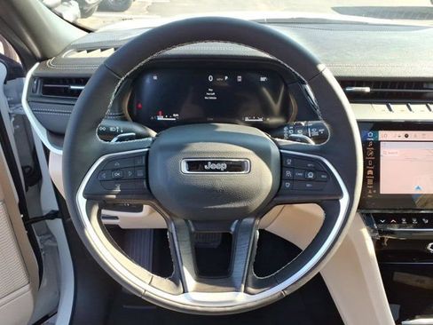 New 2026 Jeep Grand Cherokee L Limited w/ Limited Altitude Package AWD/4WD image 11