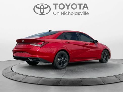 Used 2021 Hyundai Elantra SEL FWD image 5