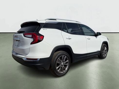 Used 2023 GMC Terrain SLT image 4
