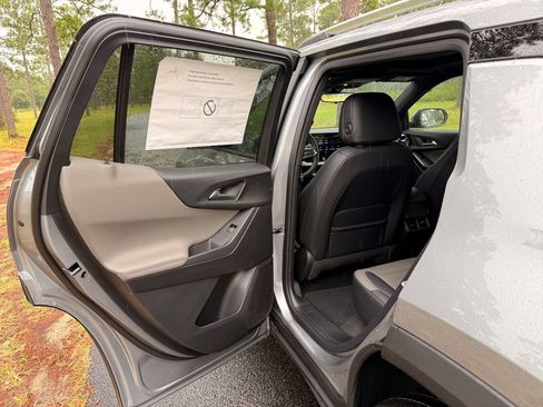 New 2027 Chevrolet Equinox LT w/ Convenience Package II FWD image 22