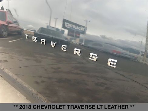 Used 2018 Chevrolet Traverse LT w/ LPO, Black Accent Package image 12