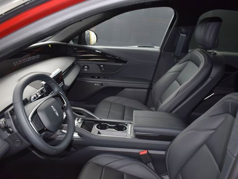 New 2025 Lincoln Nautilus Premier w/ Equipment Group 102A image 12