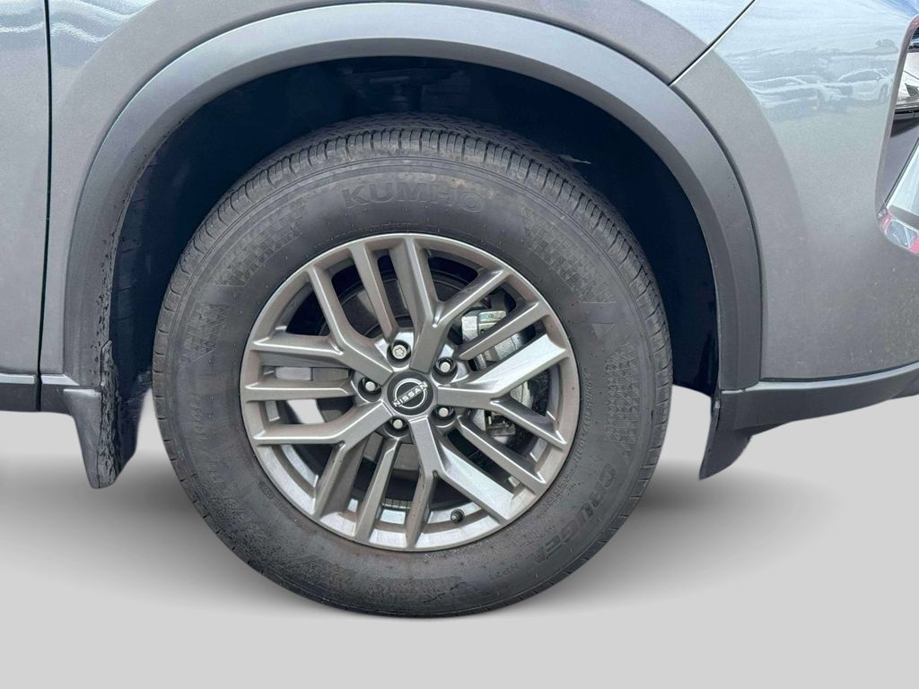 Used 2025 Nissan Rogue S AWD/4WD image 6
